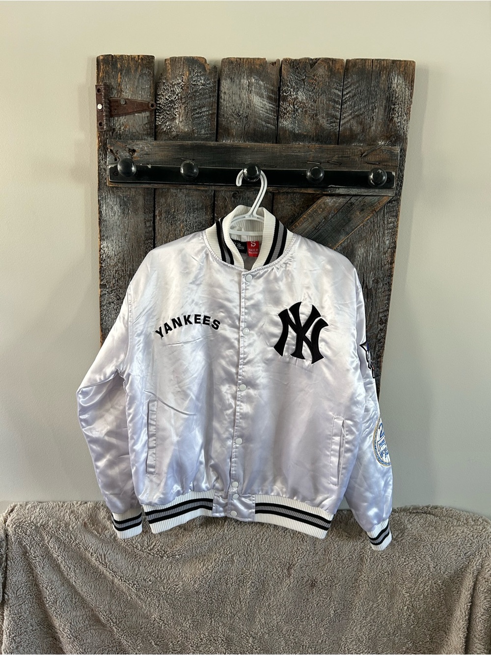 Men's Michell & Ness New York Yankees Satin Bomber Jacket - White w/Black Logo